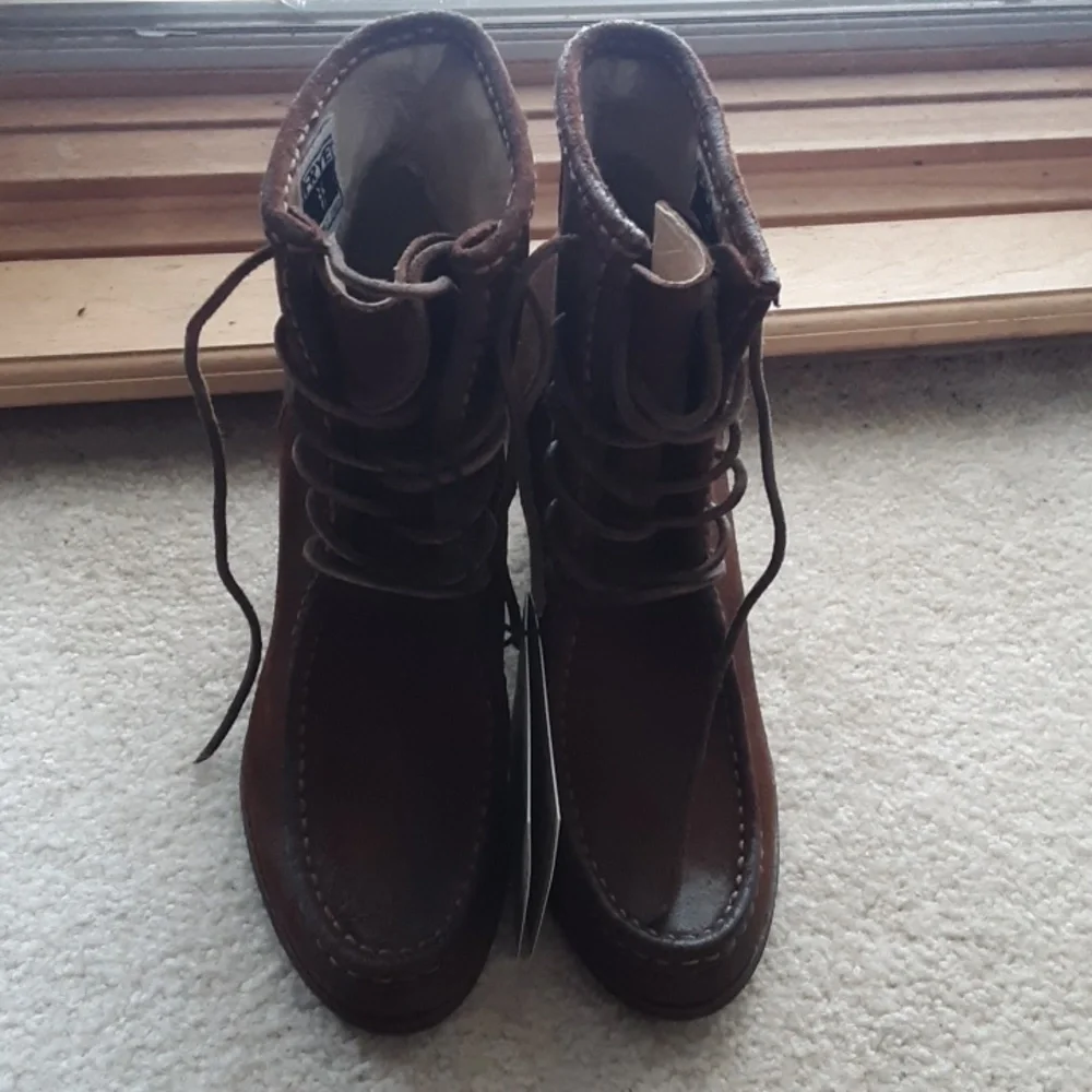 New FRYE BOOTS - Picture 2 of 13
